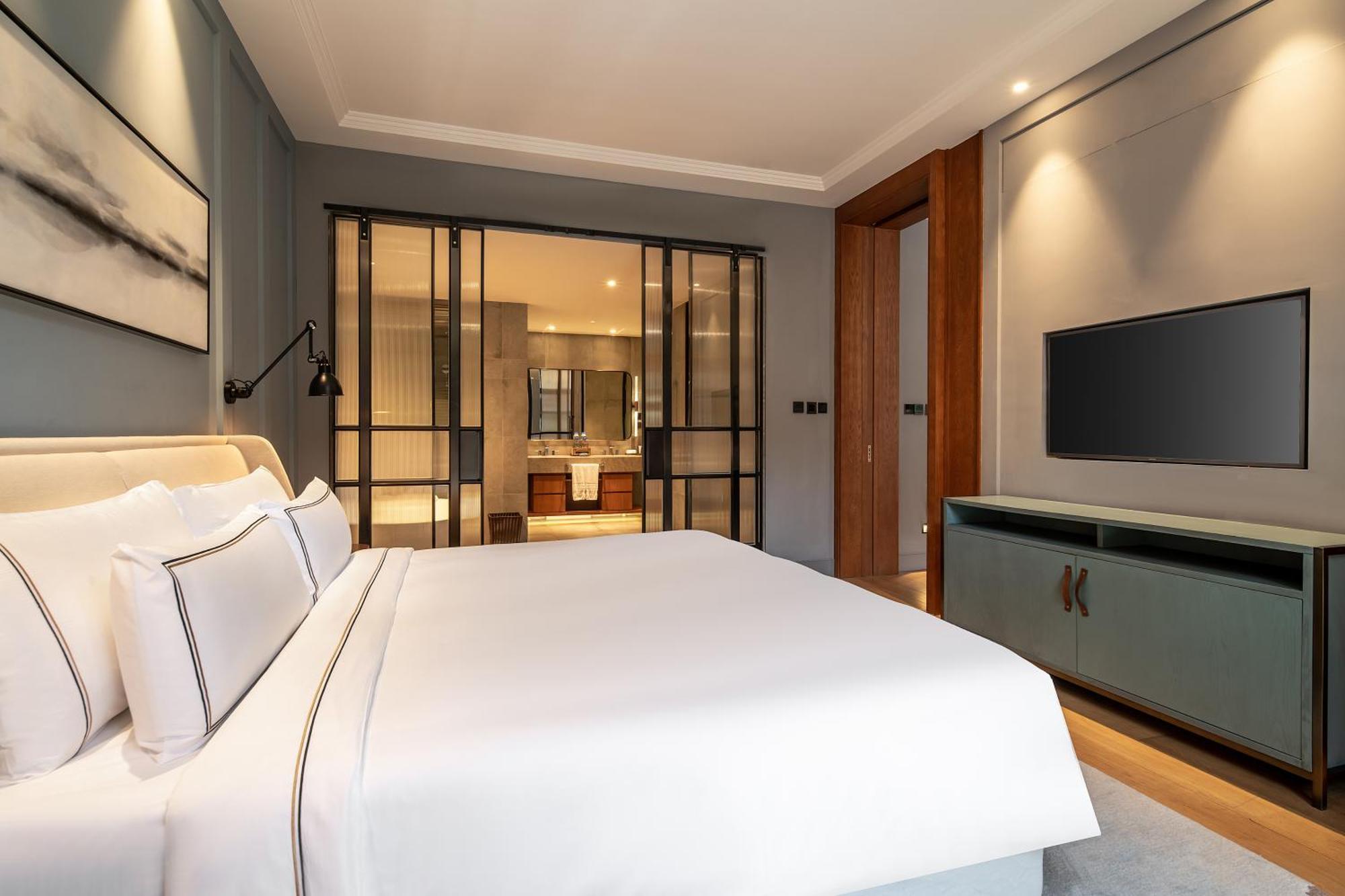 Melia Parkside 5*